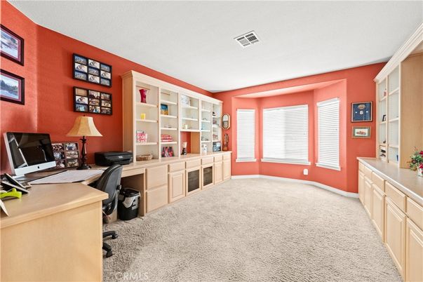 Home Office, Interior