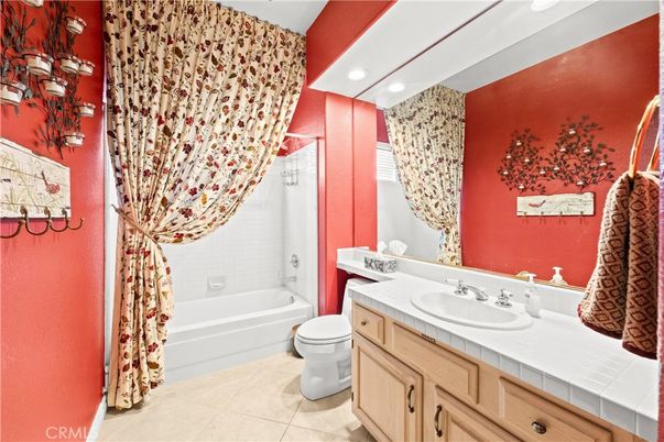 Bathroom, Interior, Recessed Lighting, Tile Countertops