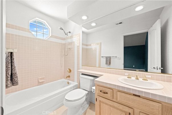 Bathroom, Interior, Recessed Lighting, Tile Countertops