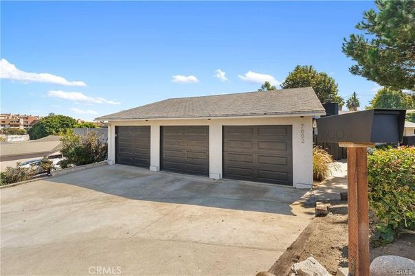 Detached Garage, Exterior