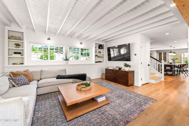 Dining room, Interior, Living room, Pendant Lights, Recessed Lighting, Wood Texture Flooring