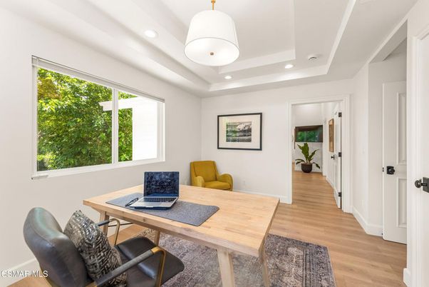 Home Office, Interior, Recessed Lighting, Wood Texture Flooring