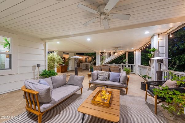 Exterior, Living room, Recessed Lighting