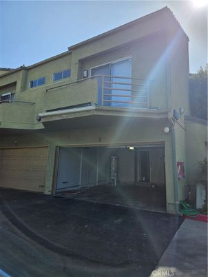 Attached, Exterior, Facade, Modern