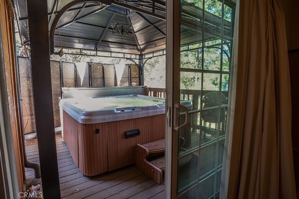 Hot Tub, Interior, Sun Room