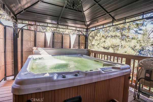 Exterior, Hot Tub