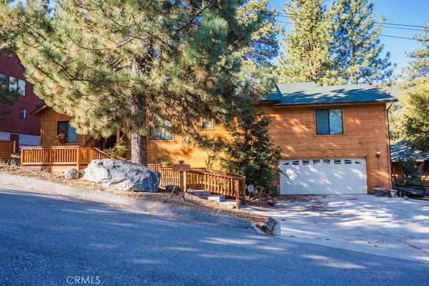 Attached, Exterior, Facade, Log Home