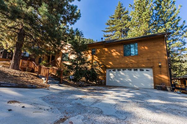 Attached, Exterior, Facade, Log Home