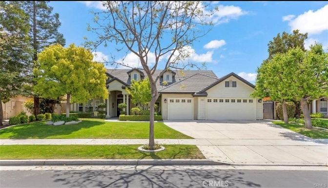 Attached, Exterior, Facade, Ranch