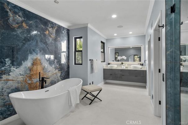 Bathroom, Dual Sink Vanities, Free Standing Baths, Interior, Recessed Lighting