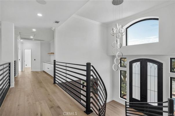 Interior, Pendant Lights, Recessed Lighting, Wood Texture Flooring