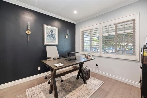 Home Office, Interior, Recessed Lighting, Wood Texture Flooring
