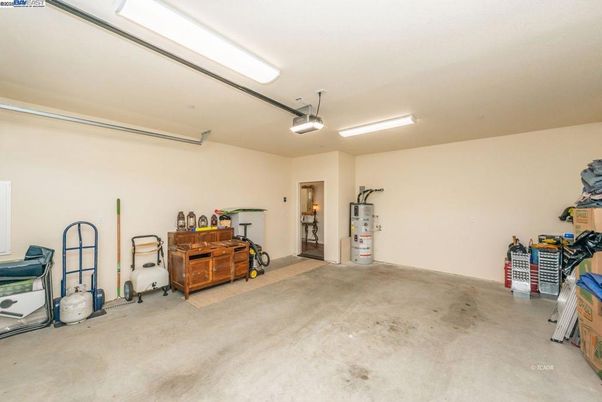 Garage, Interior