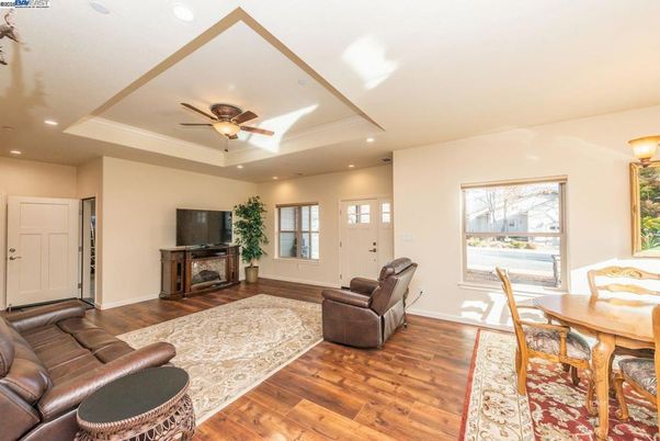Dining room, Interior, Living room, Recessed Lighting, Wood Texture Flooring