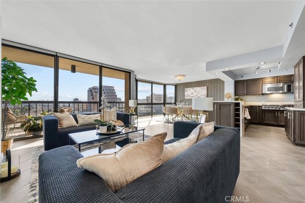 Chandelier, Dining room, Interior, Kitchen, Living room, Recessed Lighting, Stainless Steel Appliances, Water