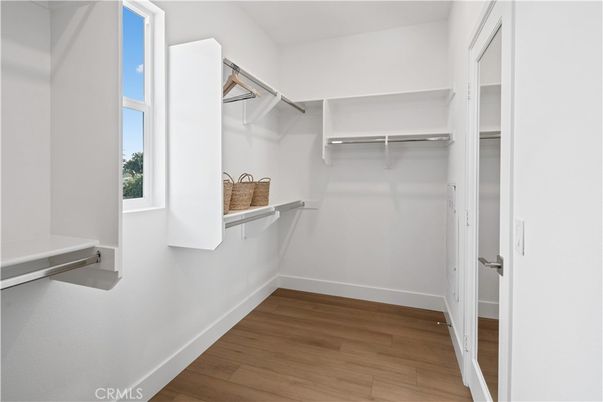 Interior, Walk-in Closets, Wood Texture Flooring