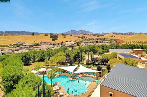 Exterior, Pool, Other