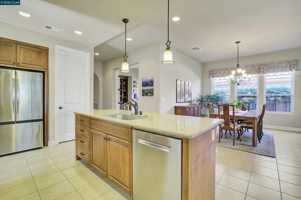 Chandelier, Dining room, Interior, Kitchen, Pendant Lights, Recessed Lighting, Stainless Steel Appliances