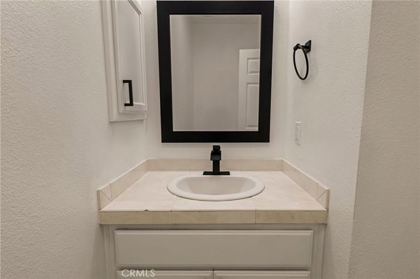 Bathroom, Interior, Tile Countertops