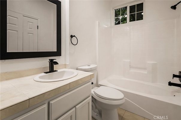 Bathroom, Interior, Tile Countertops