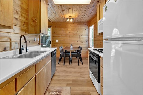 Dining room, Interior, Kitchen, Stainless Steel Appliances, Wooden Ceilings, Wood Texture Flooring, Wooden Walls