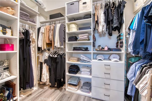 Interior, Walk-in Closets, Wood Texture Flooring