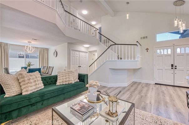Interior, Living room, Pendant Lights, Recessed Lighting, Wood Texture Flooring