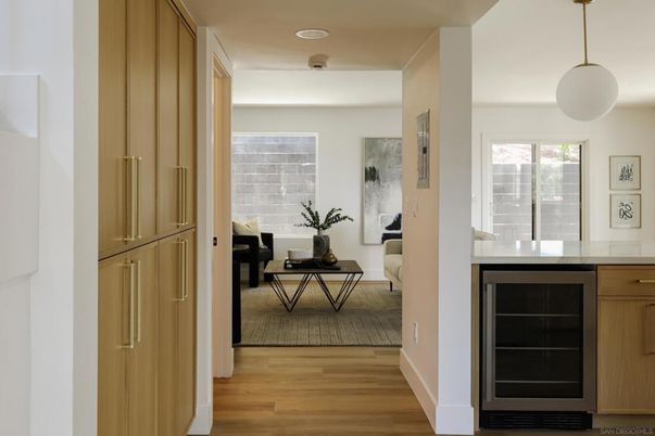 Interior, Living room, Pendant Lights, Recessed Lighting, Wood Texture Flooring