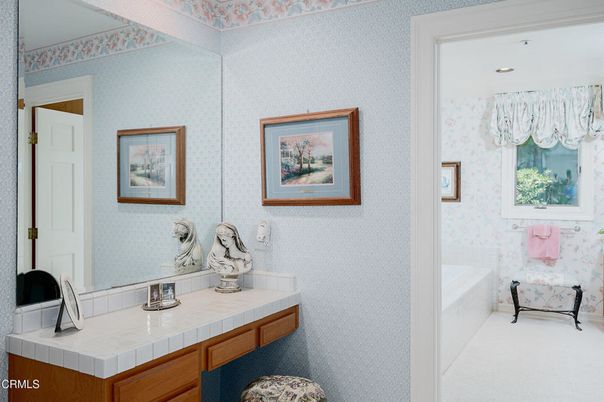 Bathroom, Interior, Recessed Lighting, Tile Countertops