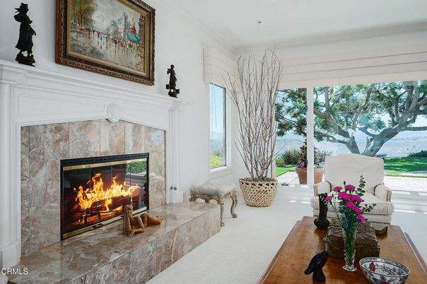 Fireplace, Interior, Recessed Lighting
