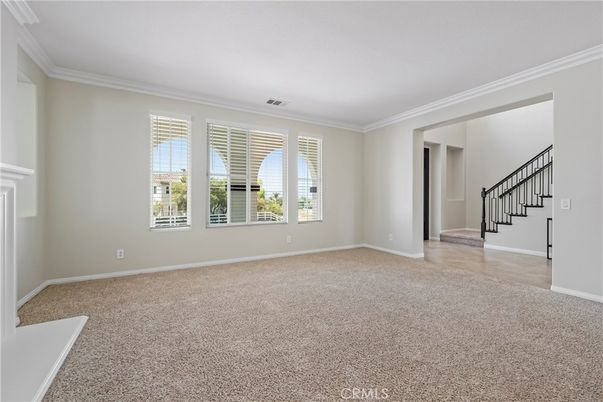 Empty room, Interior