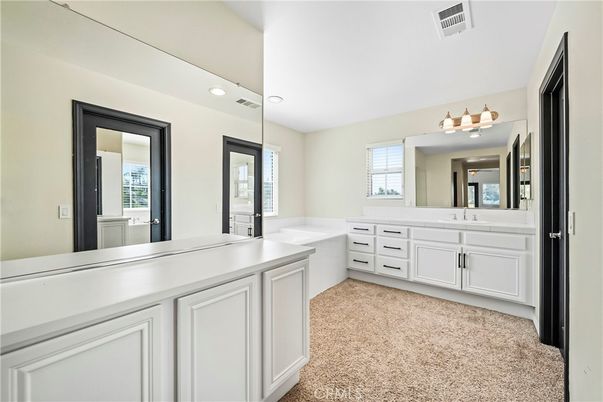 Bathroom, Dual Sink Vanities, Interior, Recessed Lighting