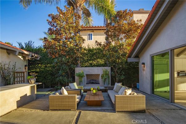 Exterior, Fireplace
