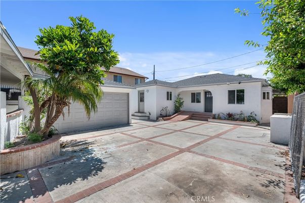 Attached, Backyard, Exterior, Facade, Ranch