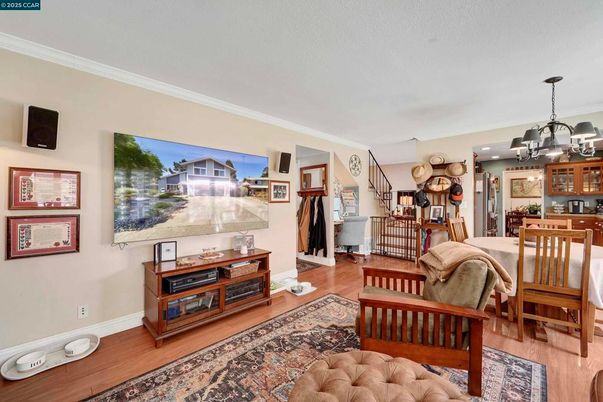 Chandelier, Dining room, Interior, Recessed Lighting, Wood Texture Flooring