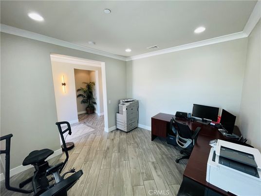 Home Office, Interior, Recessed Lighting, Wood Texture Flooring