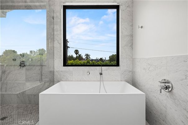 Bathroom, Free Standing Baths, Interior, Marble Walls