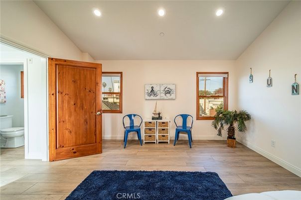 Bathroom, Interior, Recessed Lighting, Wood Texture Flooring