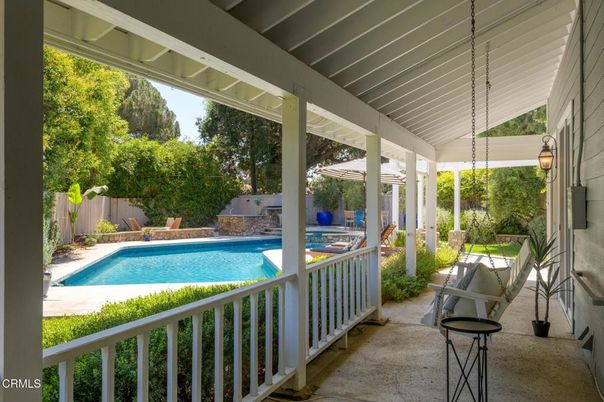 Exterior, Pool