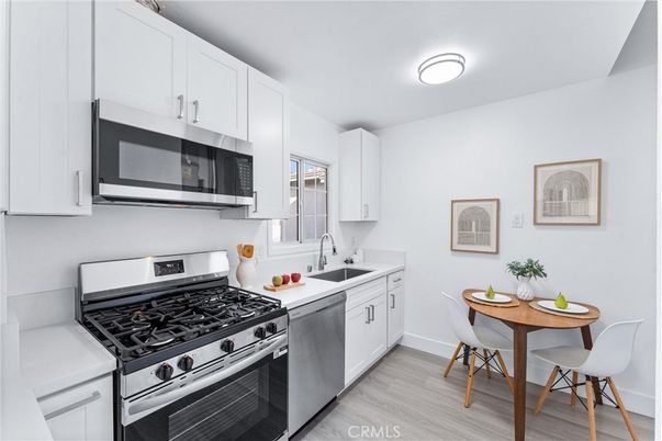 Dining room, Interior, Kitchen, Stainless Steel Appliances, Wood Texture Flooring