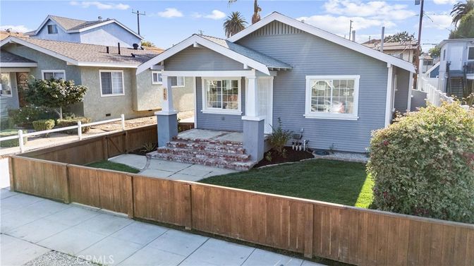 Exterior, Facade, American Craftsman