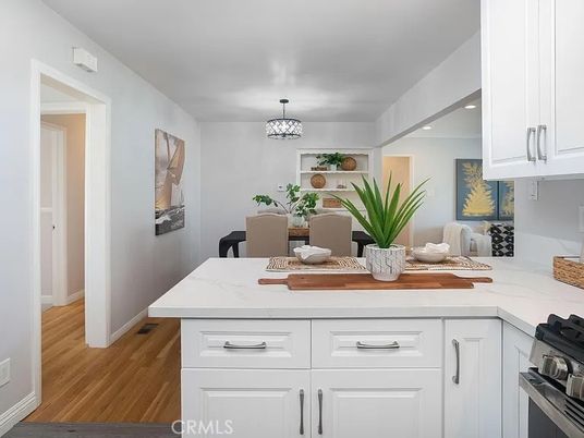Chandelier, Dining room, Interior, Kitchen, Recessed Lighting, Wood Texture Flooring