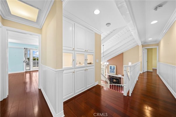 Chandelier, Fireplace, Interior, Recessed Lighting, Wood Texture Flooring