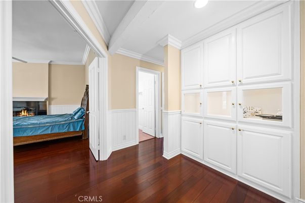 Bedroom, Fireplace, Interior, Recessed Lighting, Wood Texture Flooring