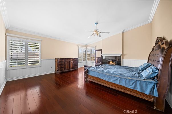 Bedroom, Fireplace, Interior, Wood Texture Flooring
