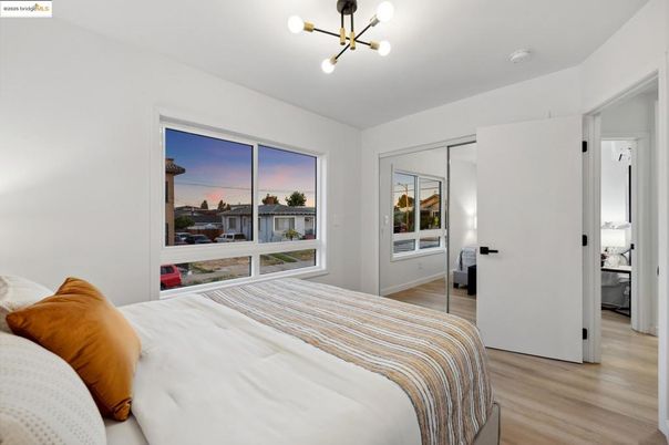 Bedroom, Interior, Pendant Lights, Wood Texture Flooring