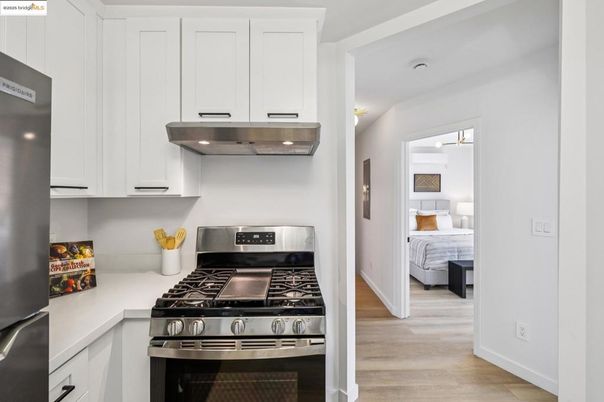 Bedroom, Interior, Kitchen, Stainless Steel Appliances, Wood Texture Flooring