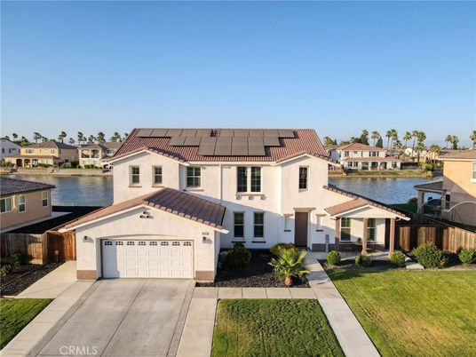 Attached, Exterior, Facade, Solar Panels, Mediterranean
