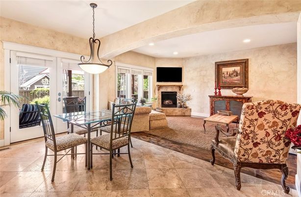 Dining room, Fireplace, Interior, Pendant Lights, Recessed Lighting