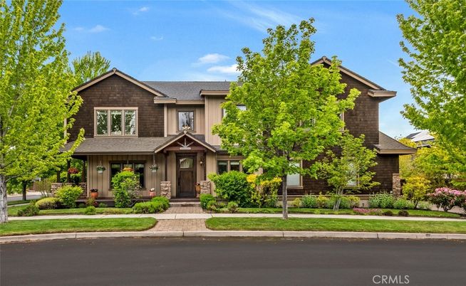 Exterior, Facade, American Craftsman